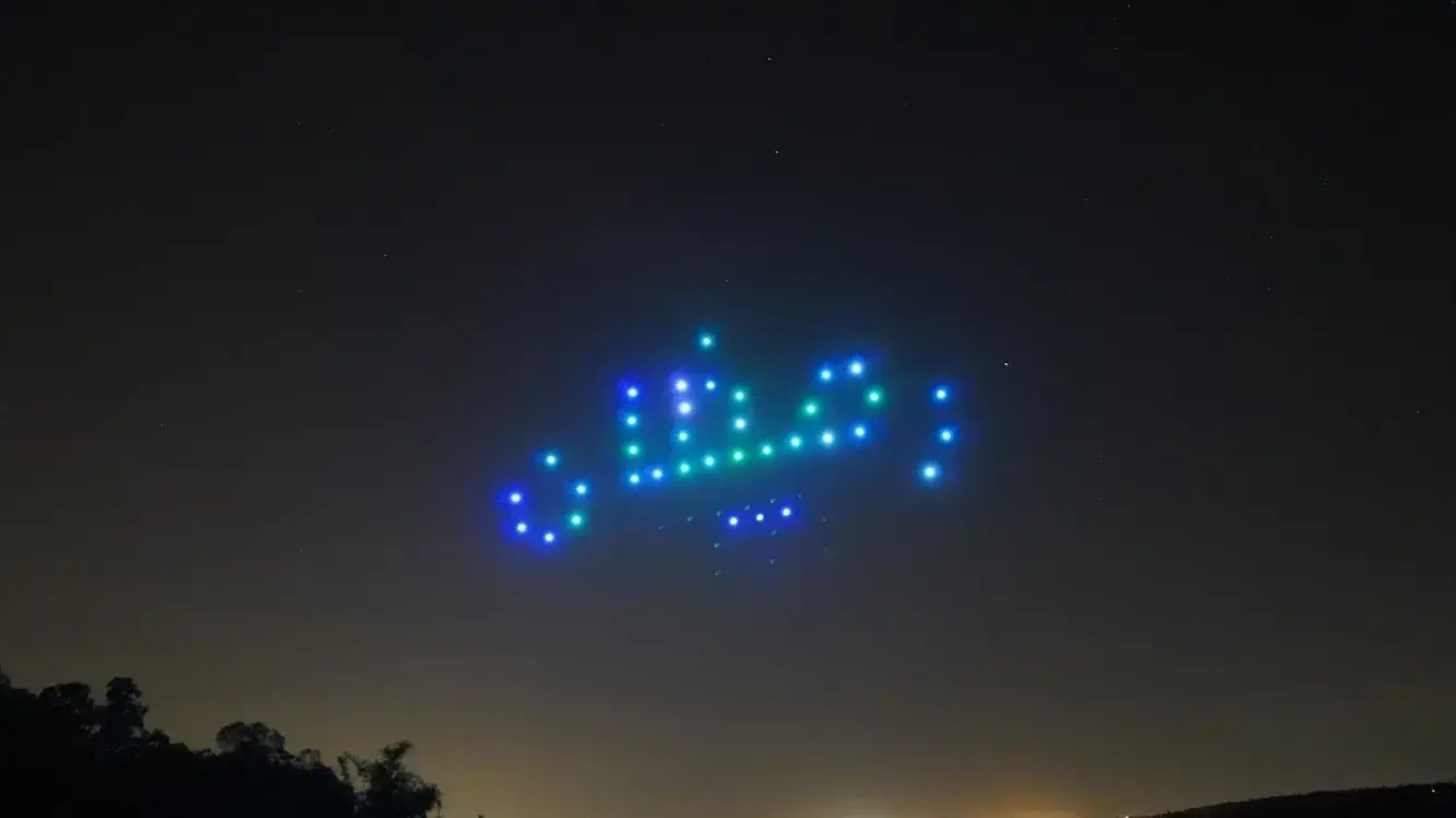 מופע רחפנים לקראת סוף הרמדאן ועיד אל פיטר בירושלים מופע רחפנים לקראת סוף הרמדאן ועיד אל פיטר בירושלים
