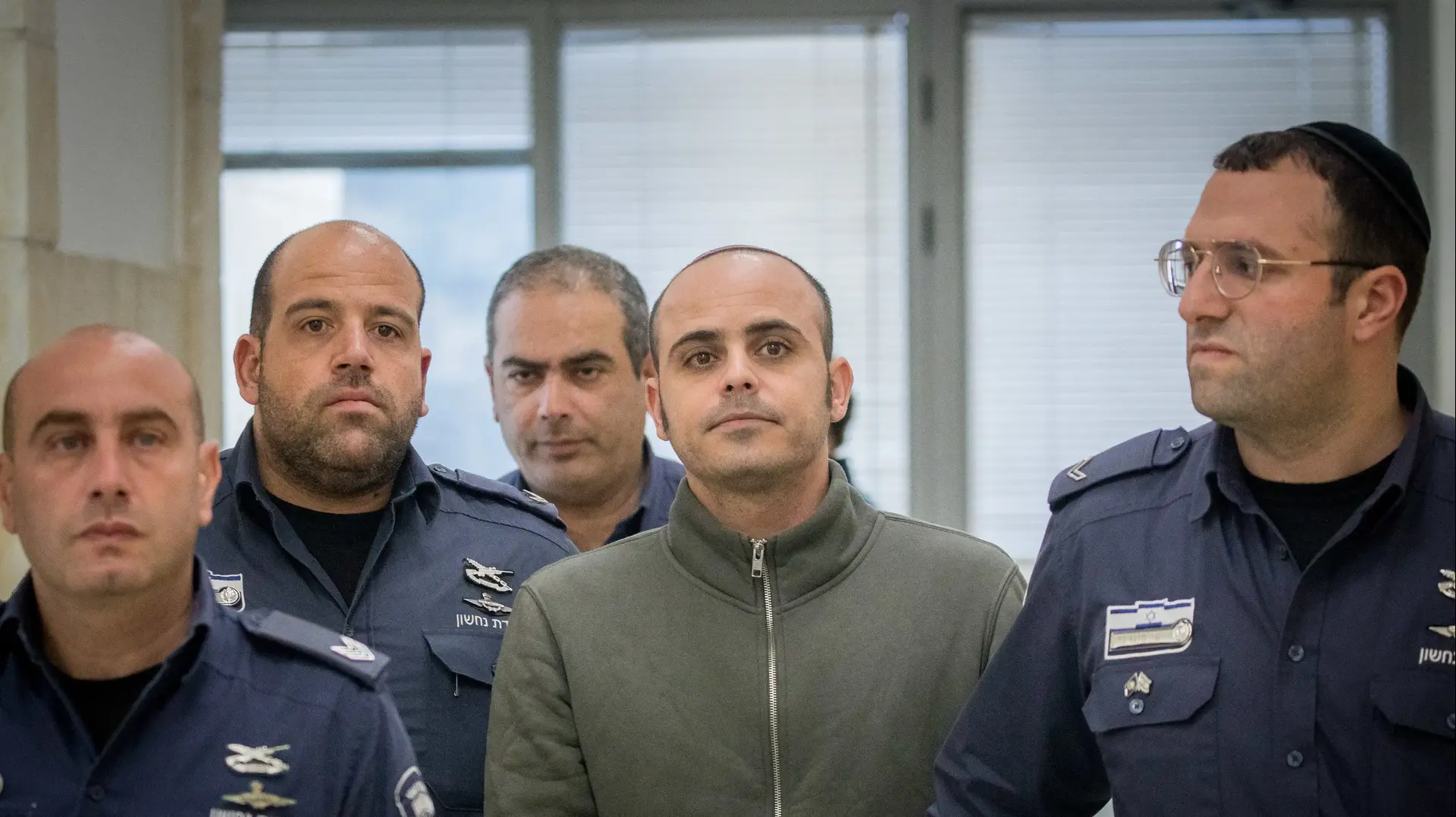 אלירן מלול, הנאשם ברצח אשתו מיכל סלע במהלך דיון בעניינו בבית המשפט המחוזי בירושלים 19 בפברואר 2020 אלירן מלול, הנאשם ברצח אשתו מיכל סלע במהלך דיון בעניינו בבית המשפט המחוזי בירושלים 19 בפברואר 2020