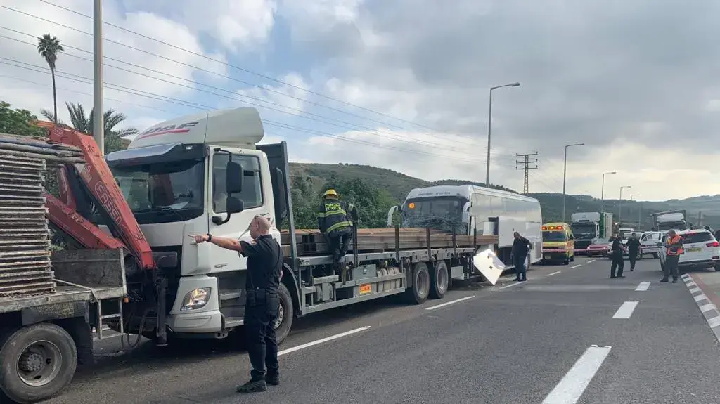 זירת תאונת הדרכים בצומת ערערה, 27 במאי 2020 זירת תאונת הדרכים בצומת ערערה, 27 במאי 2020