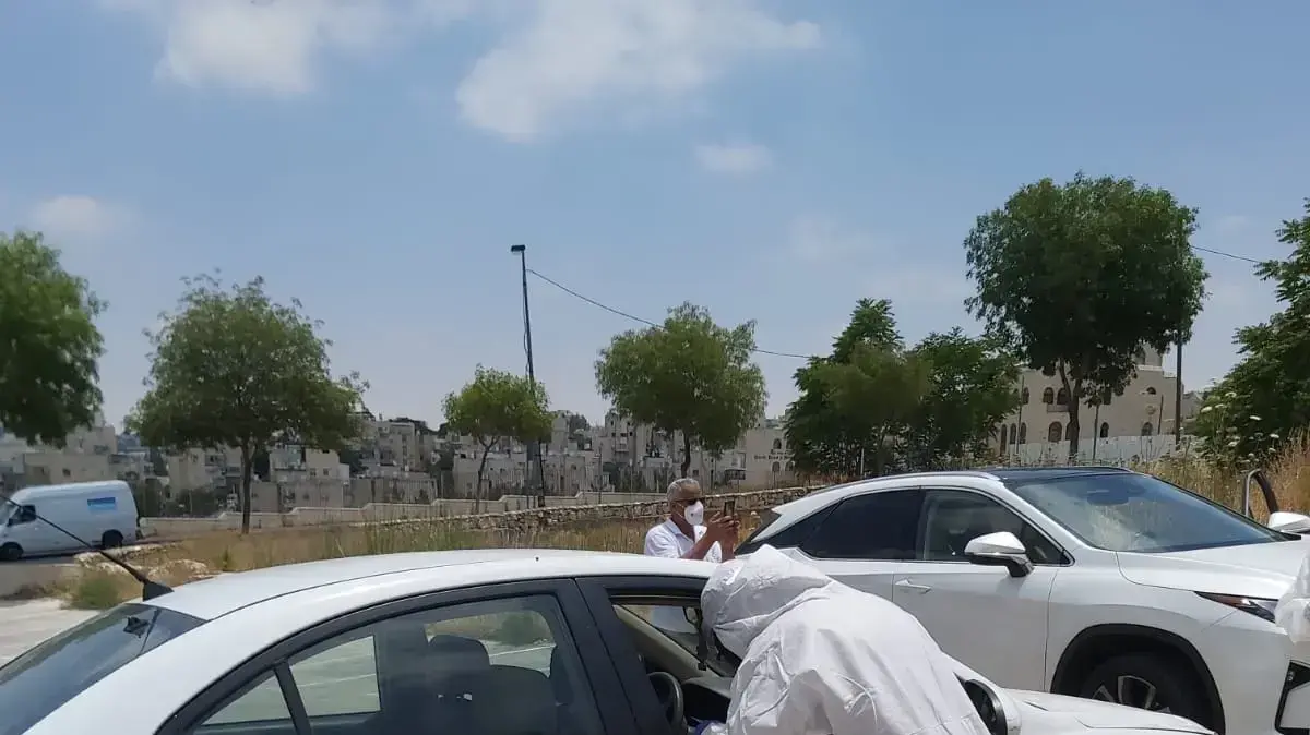בדיקות קורונה של קופת חולים לאומית לתלמידים מהגמנסיה העברית בירושלים ובני משפחתם. 28 במאי 2020 בדיקות קורונה של קופת חולים לאומית לתלמידים מהגמנסיה העברית בירושלים ובני משפחתם. 28 במאי 2020