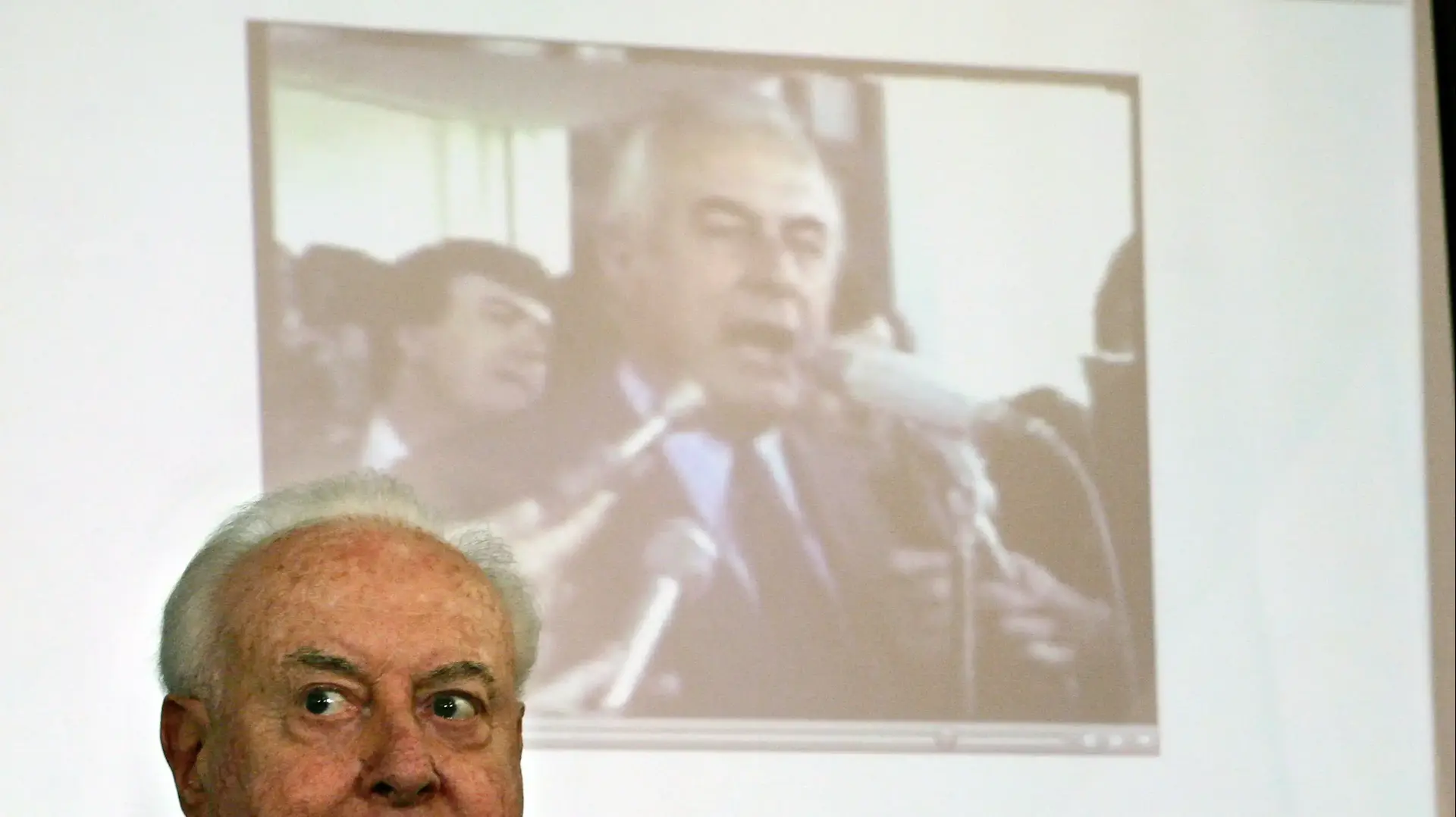 ראש ממשלת אוסטרליה לשעבר גוף ויטלם בסידני, אוסטרליה. 7 בנובמבר 2005 ראש ממשלת אוסטרליה לשעבר גוף ויטלם בסידני, אוסטרליה. 7 בנובמבר 2005