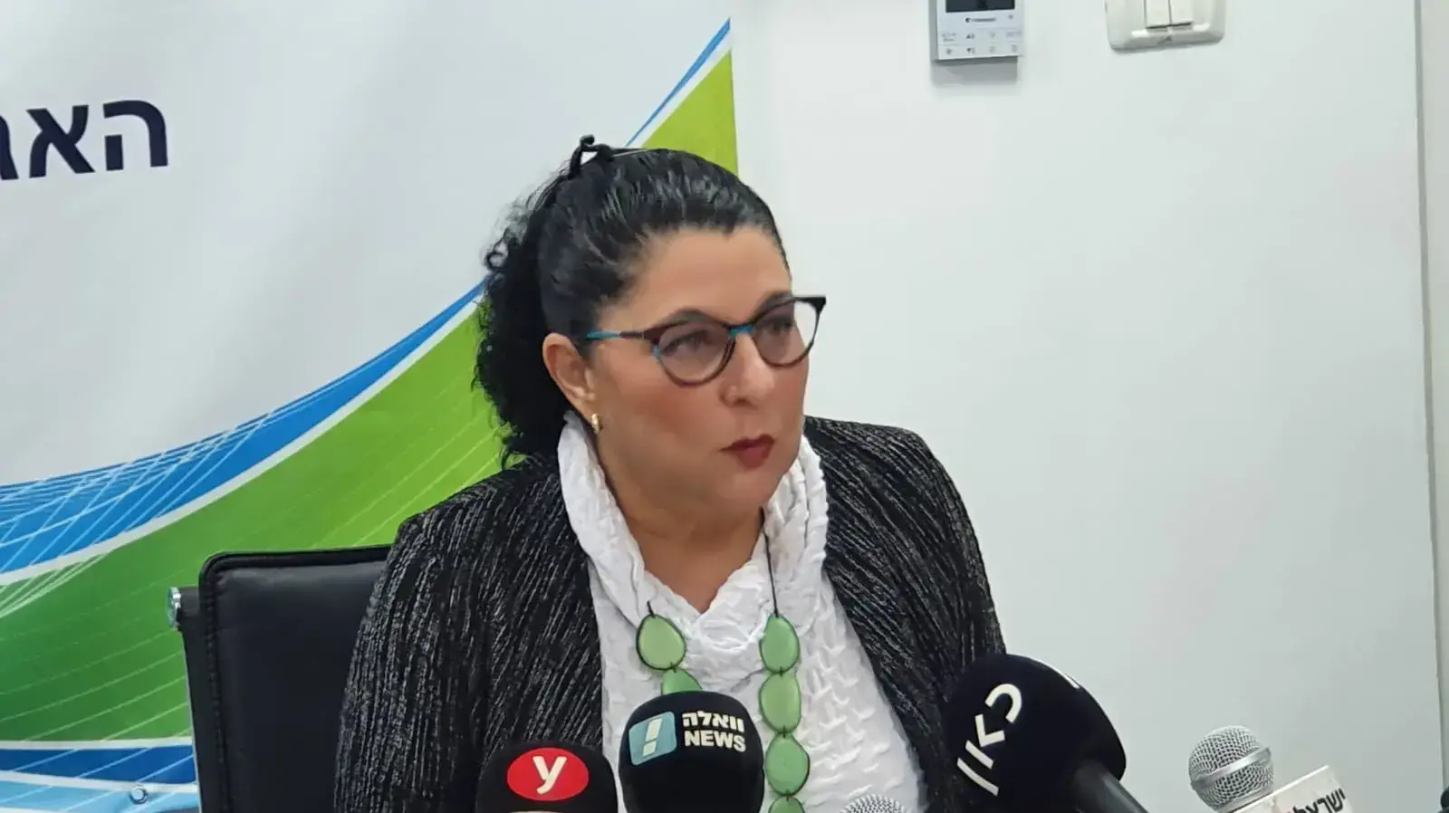 ראש שירותי בריאות הציבור, פרופ׳ סיגל סדצקי, במסיבת עיתונאים בנושא נגיף הקורונה, 31 במרץ 2020 ראש שירותי בריאות הציבור, פרופ׳ סיגל סדצקי, במסיבת עיתונאים בנושא נגיף הקורונה, 31 במרץ 2020