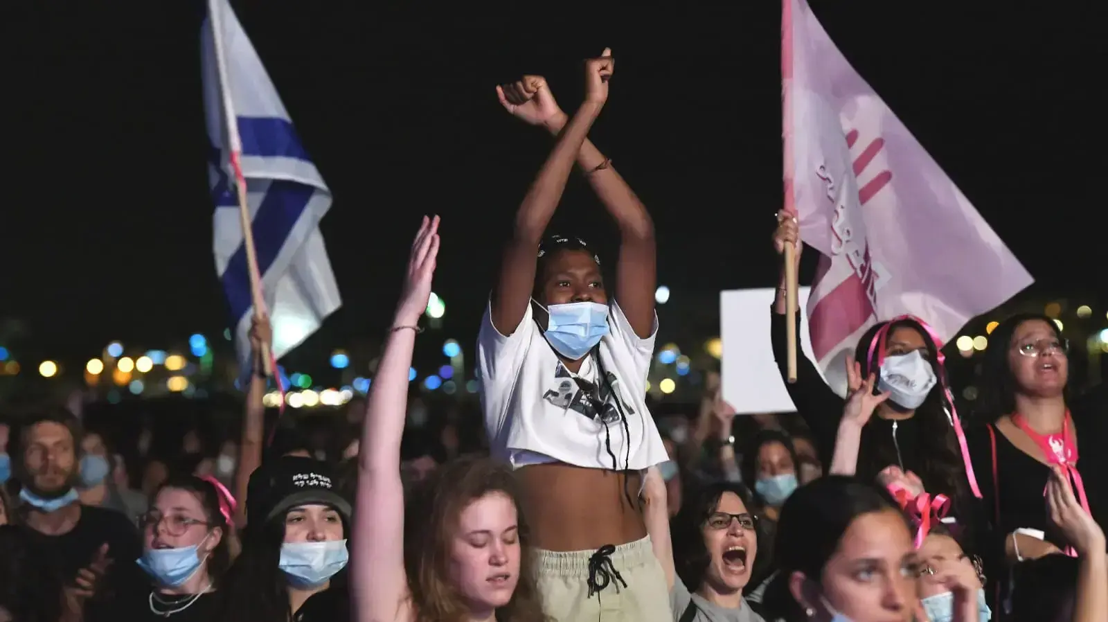 ביחד נשים סוף לאלימות- עצרת מחאה נגד אלימות כלפי נשים, גן צ'ארלס קלור, תל אביב, 1 ביוני 2020 ביחד נשים סוף לאלימות- עצרת מחאה נגד אלימות כלפי נשים, גן צ'ארלס קלור, תל אביב, 1 ביוני 2020