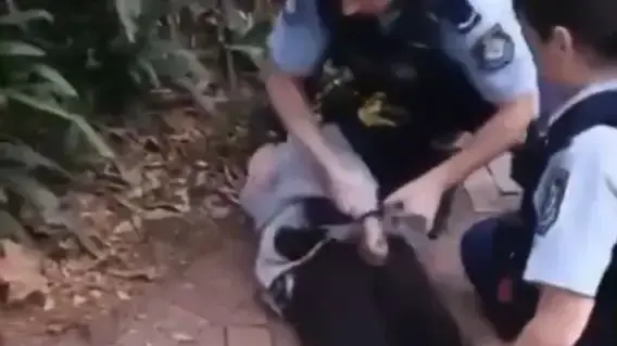 מעצר אבוריג'יני בן 16 באוסטרליה 