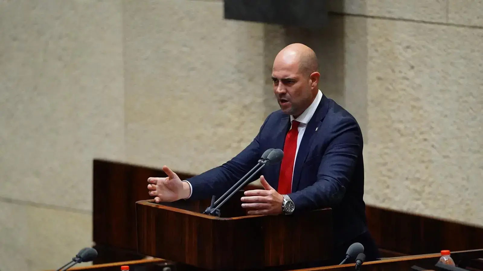 חבר הכנסת אמיר אוחנה בכנסת, יוני 2020 חבר הכנסת אמיר אוחנה בכנסת, יוני 2020