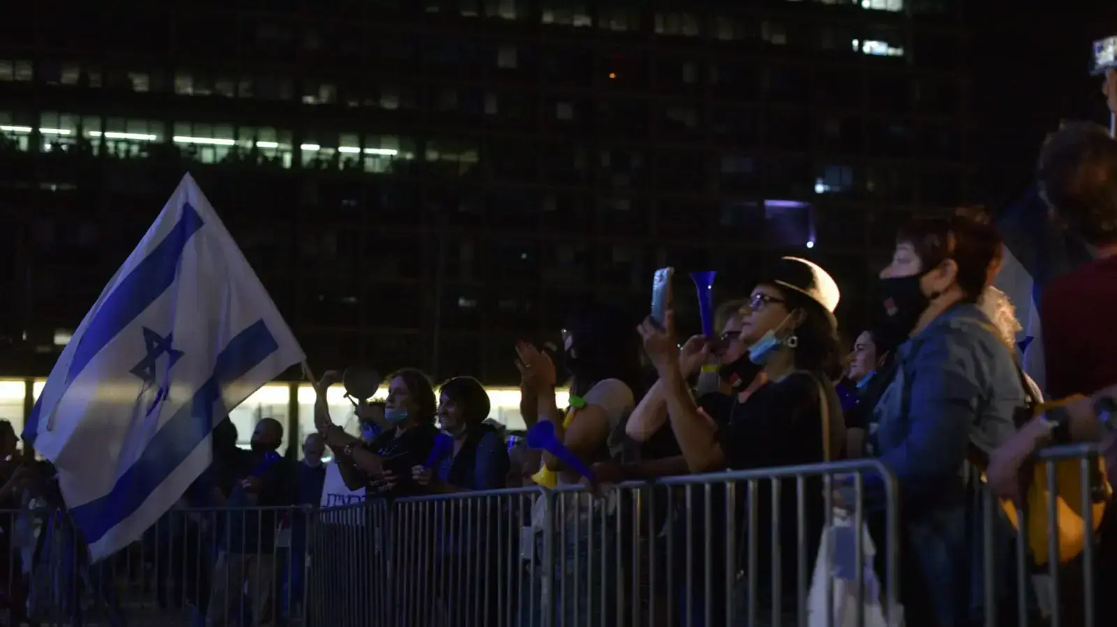 הפגנת הדגלים השחורים בכיכר רבין, ת"א 4 ביוני 2020 הפגנת הדגלים השחורים בכיכר רבין, ת"א 4 ביוני 2020