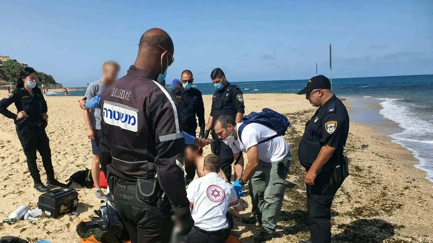 אישה בת 60 טבעה בחוף עלייה שנייה בתל אביב. 5 ביוני 2020 אישה בת 60 טבעה בחוף עלייה שנייה בתל אביב. 5 ביוני 2020