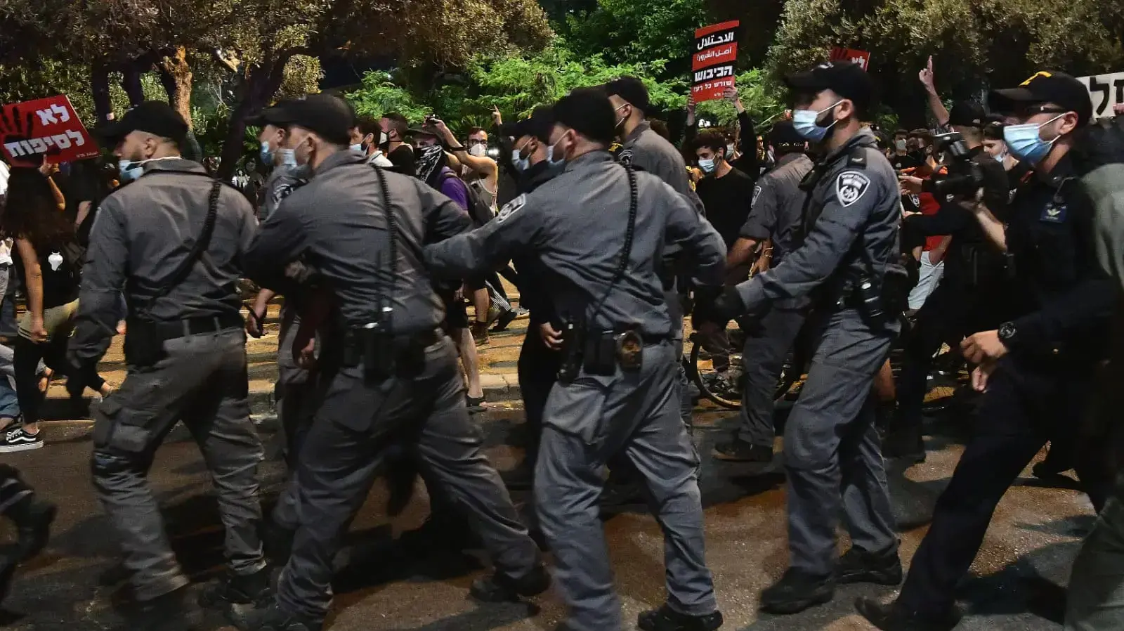 הפגנה באבן גבירול נגד תוכנית הסיפוח 6 ביוני 2020 הפגנה באבן גבירול נגד תוכנית הסיפוח 6 ביוני 2020