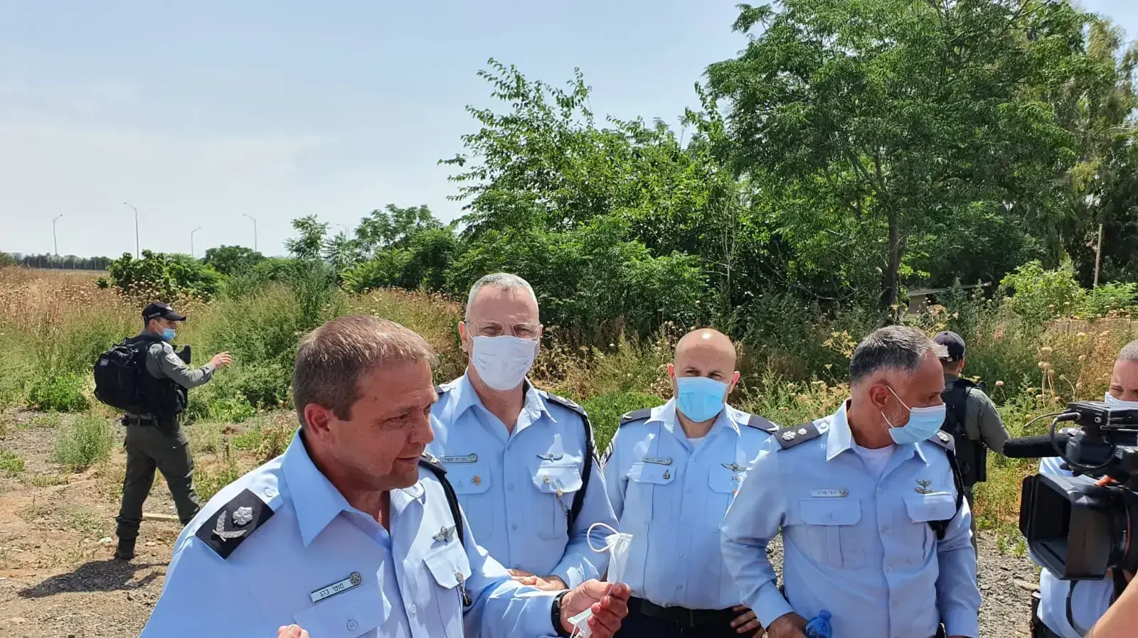 מ"מ מפכל מוטי כהן וניצב עמי אשד, מפקד מחוז מרכז בסיור ברמלה 8 ביוני 2020 מ"מ מפכל מוטי כהן וניצב עמי אשד, מפקד מחוז מרכז בסיור ברמלה 8 ביוני 2020