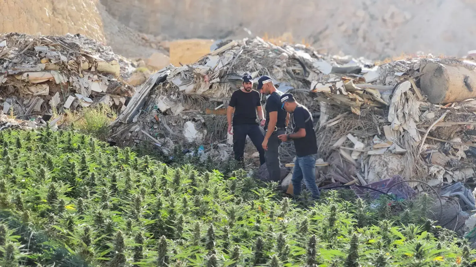 לוחמי משטרת ישראל וכוחות מיוחדים בפיקודו של מפקד מרחב נגב תנ״צ יאיר חצרוני פעלו נגד הפשיעה בביר הדאג', 10 ביוני 2020 לוחמי משטרת ישראל וכוחות מיוחדים בפיקודו של מפקד מרחב נגב תנ״צ יאיר חצרוני פעלו נגד הפשיעה בביר הדאג', 10 ביוני 2020