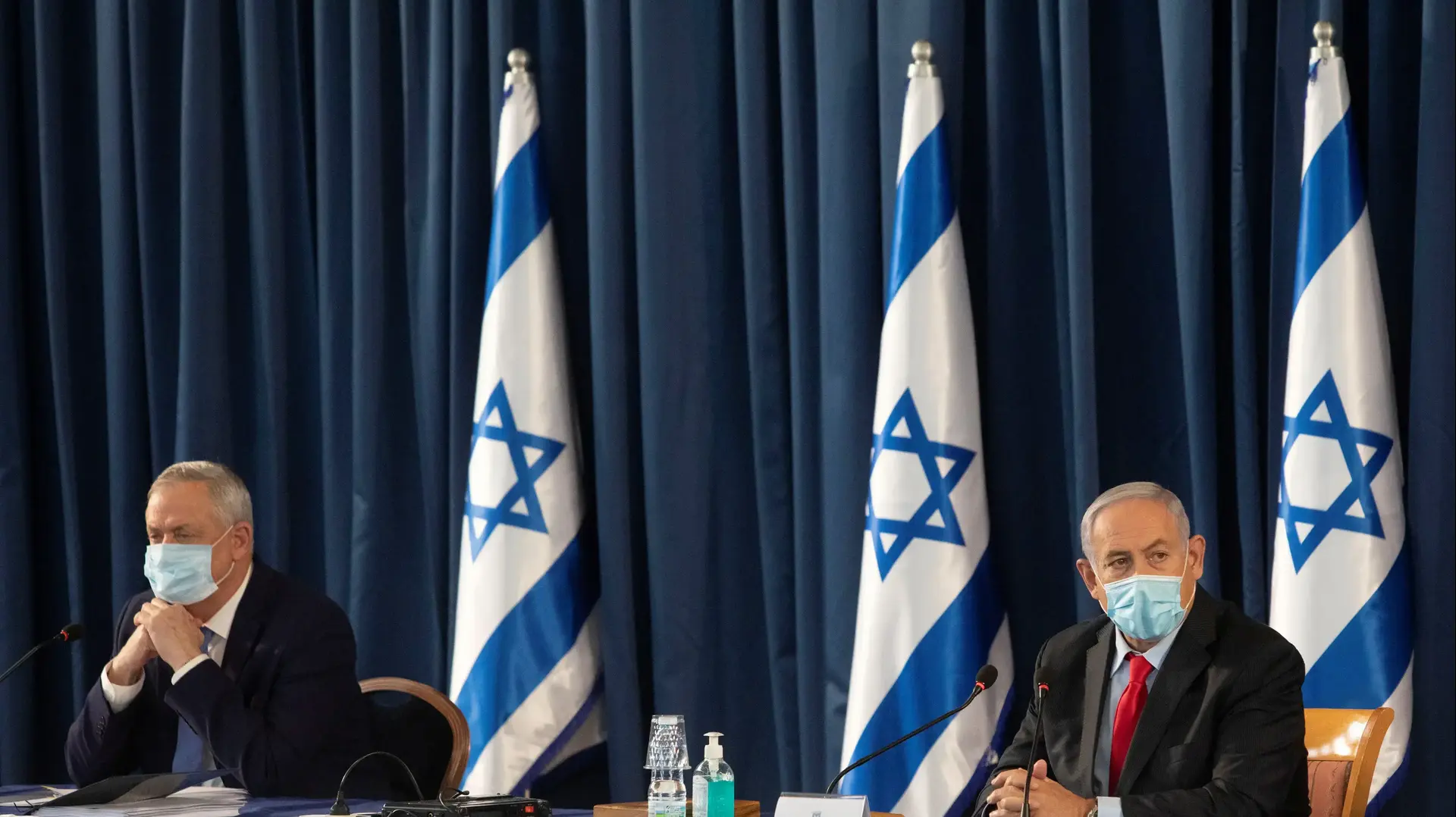 ראש הממשלה בנימין נתניהו ובני גנץ בישיבת הממשלה , 14 ביוני 2020 ראש הממשלה בנימין נתניהו ובני גנץ בישיבת הממשלה , 14 ביוני 2020