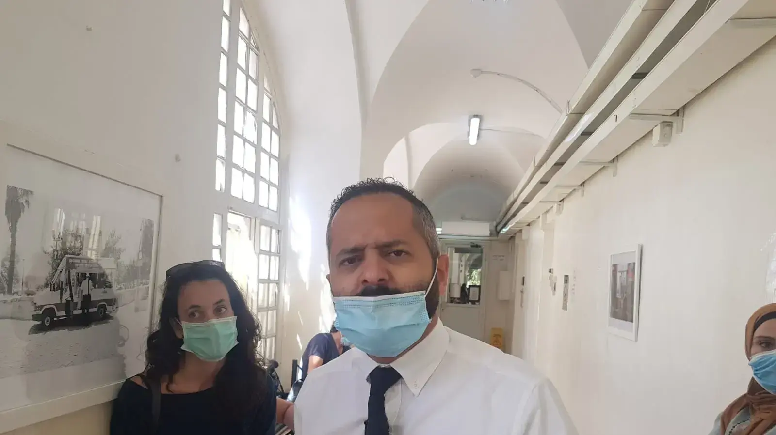 עו"ד אביחי חג'בי המייצג את החשודים בתיקפת פלסטיני בחברון לאחר הדיון בעניינים בבית משפט השלום בירושלים 15 ביוני 2020
עו"ד אביחי חג'בי המייצג את החשודים בתיקפת פלסטיני בחברון לאחר הדיון בעניינים בבית משפט השלום בירושלים 15 ביוני 2020