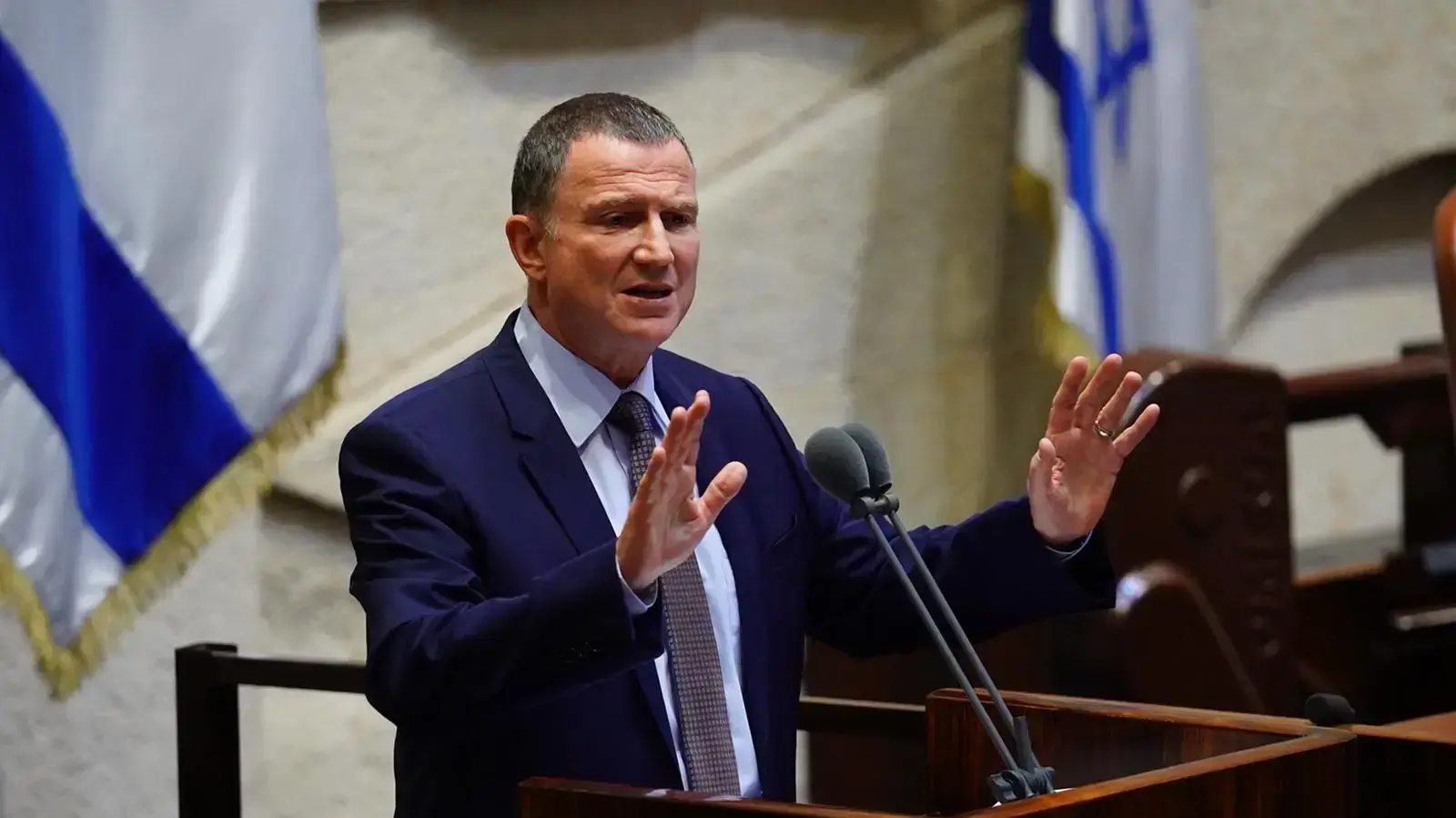 שר הבריאות יולי אדלשטיין במליאת הכנסת, 15 ביוני 2020 שר הבריאות יולי אדלשטיין במליאת הכנסת, 15 ביוני 2020