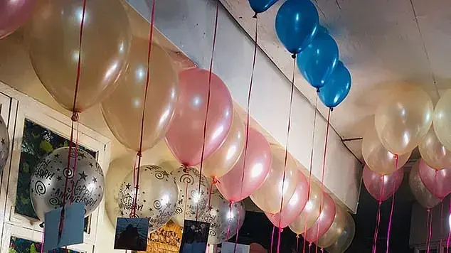 קיבלה מייל מאביה המנוח עם הוראות לחגיגות יום הנישואים קיבלה מייל מאביה המנוח עם הוראות לחגיגות יום הנישואים