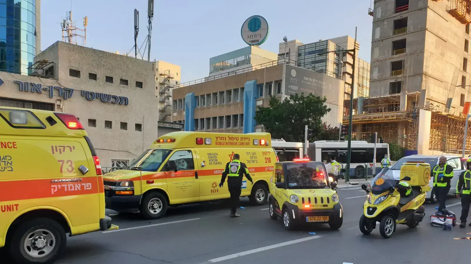 רוכב אופנוע בן 50 נפצע אנוש ורוכב אופניים בן 40 נפצע קשה בתאונת דרכים ברחוב אבא הלל ברמת גן. 16 ביוני 2020 רוכב אופנוע בן 50 נפצע אנוש ורוכב אופניים בן 40 נפצע קשה בתאונת דרכים ברחוב אבא הלל ברמת גן. 16 ביוני 2020