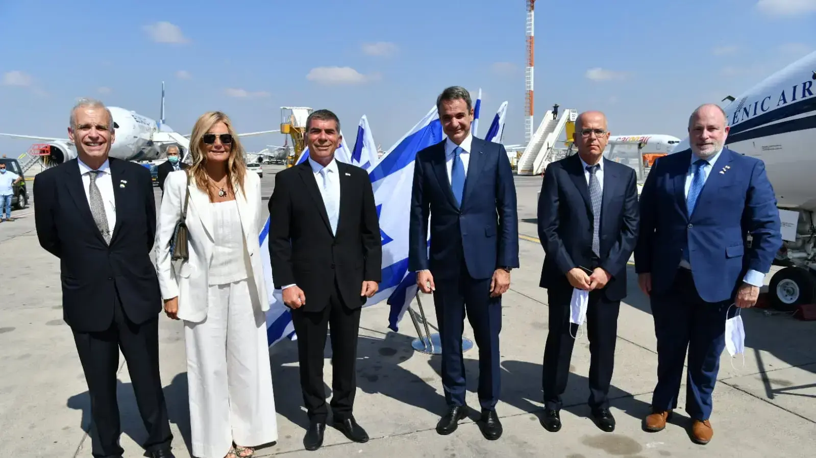 נחיתת ראש ממלת יוון, קיריאקוס מיטסוטקיס בישראל. שר החוץ גבי אשכנזי הגיע לקבל את פנוי. 16 ביוני 2020 נחיתת ראש ממלת יוון, קיריאקוס מיטסוטקיס בישראל. שר החוץ גבי אשכנזי הגיע לקבל את פנוי. 16 ביוני 2020