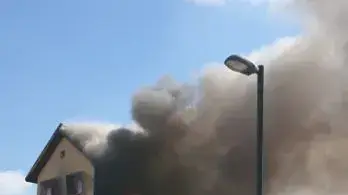שריפה במבנה מגורים ברחוב אלבז בקרית אתא
שריפה במבנה מגורים ברחוב אלבז בקרית אתא