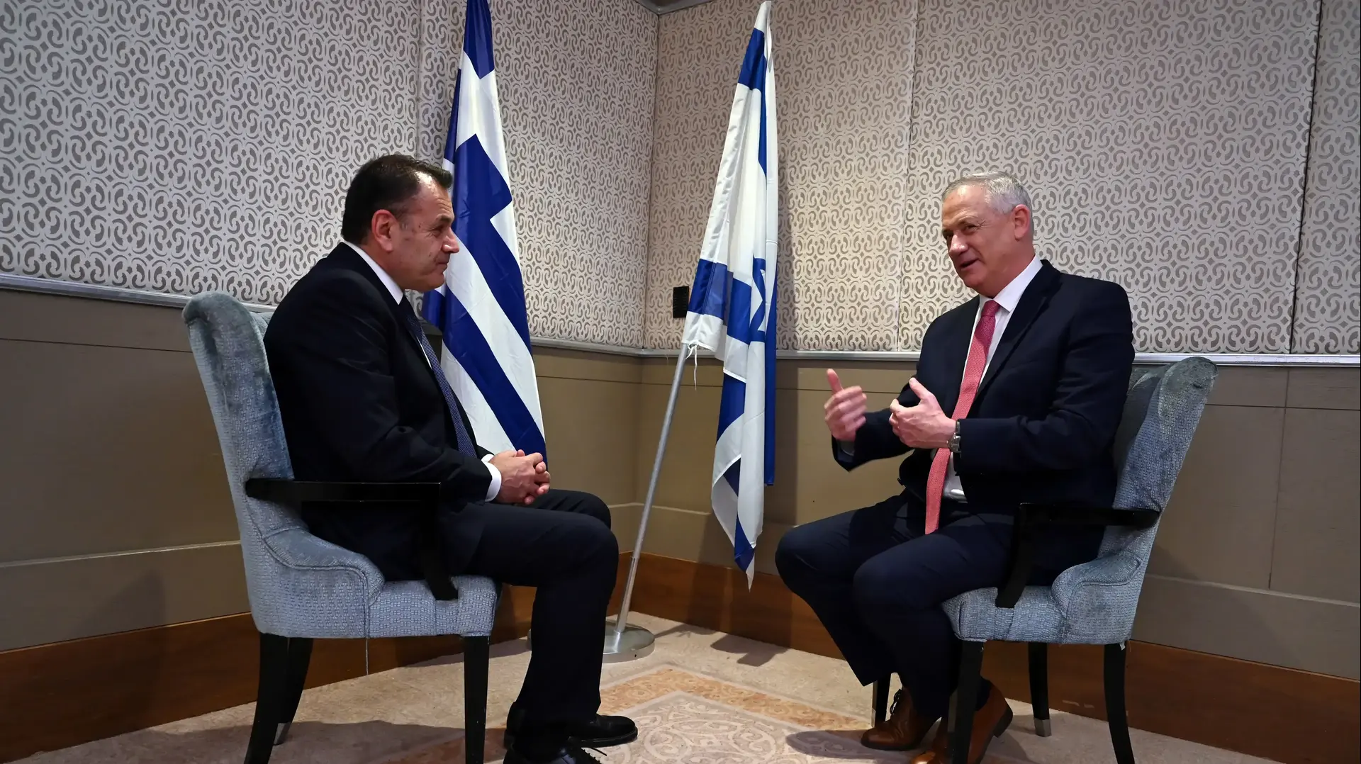 שר הביטחון בני גנץ נפגש עם שר ההגנה של יוון, ניקולאוס פנגיוטופולוס. 16 ביוני 2020 שר הביטחון בני גנץ נפגש עם שר ההגנה של יוון, ניקולאוס פנגיוטופולוס. 16 ביוני 2020