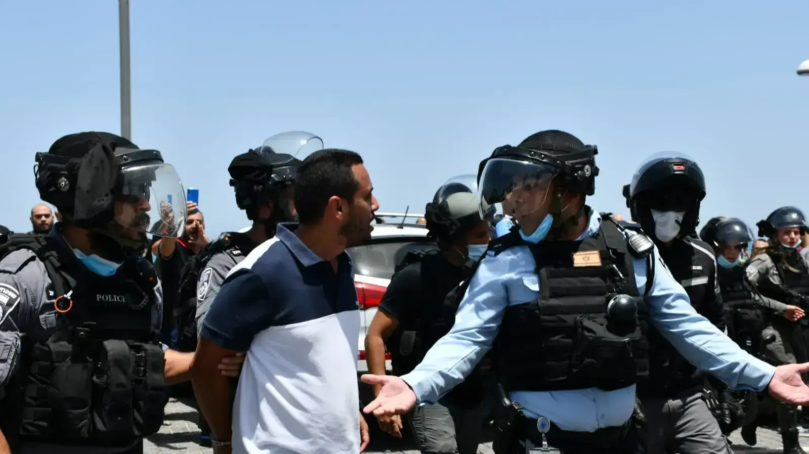 מפגינים ביפו נגד פינוי שרידי בית הקברות המוסלמי בעיר, 17 ביוני 2020 מפגינים ביפו נגד פינוי שרידי בית הקברות המוסלמי בעיר, 17 ביוני 2020