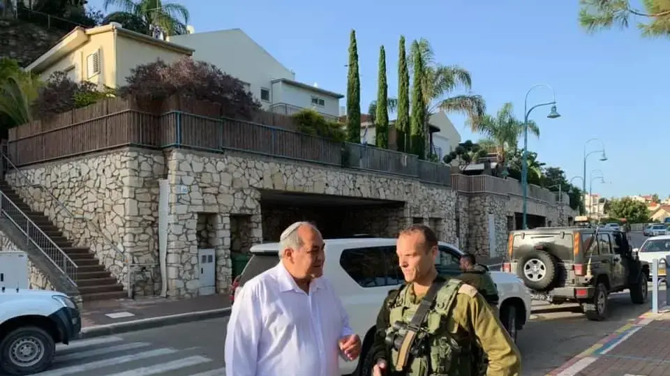 ראש המועצה המקומית שלומי, גבי נעמן, עם מפקד האוגדה. 17 ביוני 2020 ראש המועצה המקומית שלומי, גבי נעמן, עם מפקד האוגדה. 17 ביוני 2020