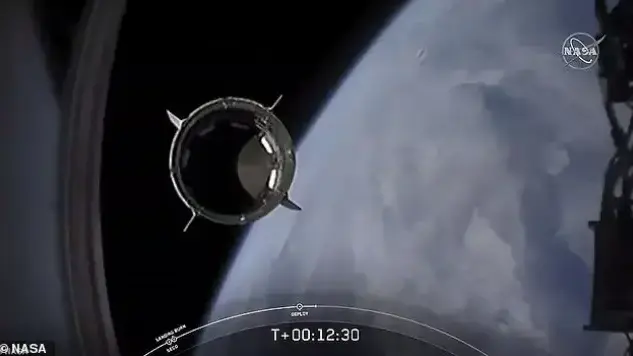 כדור הארץ כפי שנראה בזמן שיגור החללית SPACE X