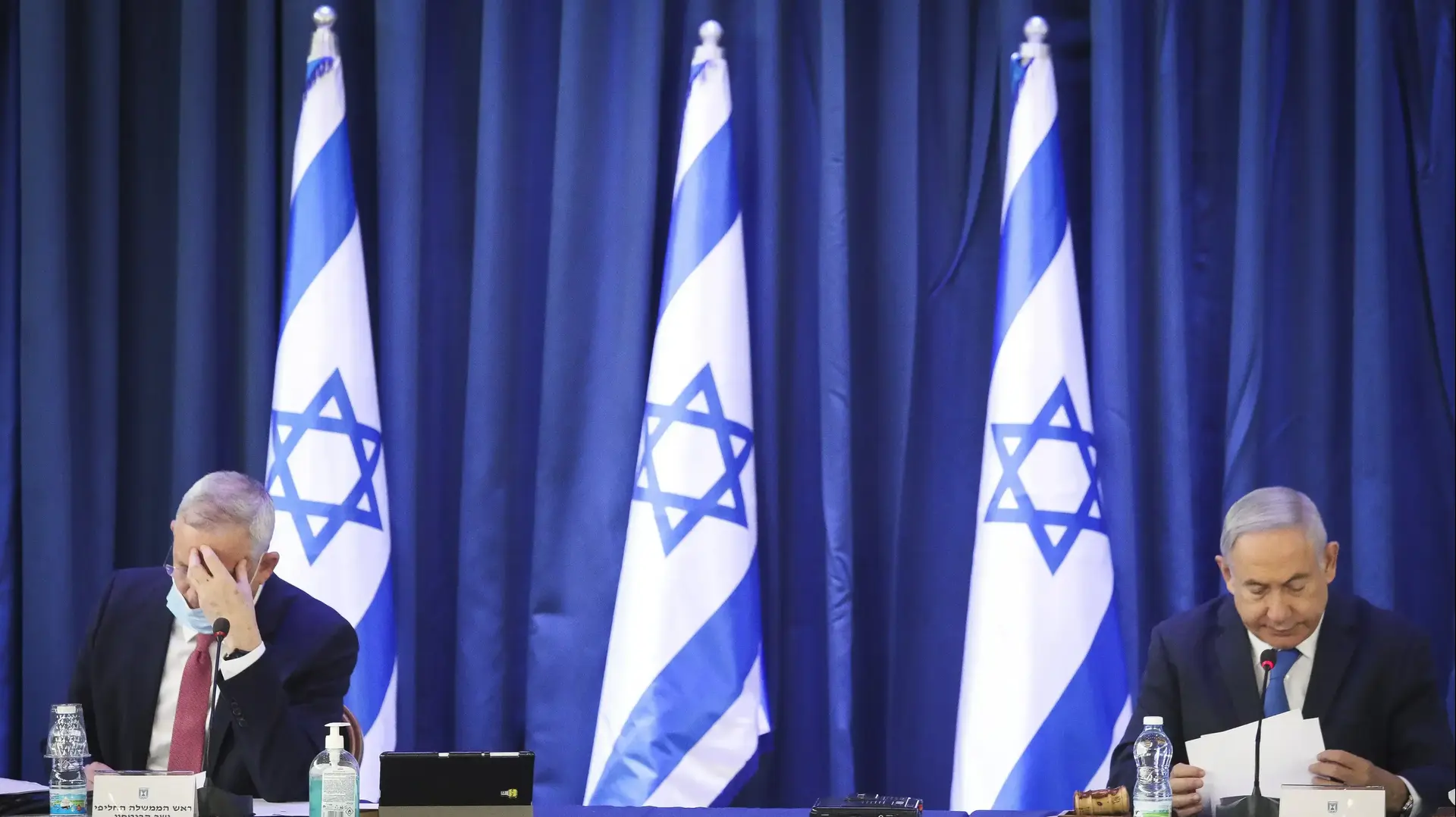 ראש הממשלה בנימין נתניהו ובני גנץ בישיבת הממשלה, 21 ביוני 2020 ראש הממשלה בנימין נתניהו ובני גנץ בישיבת הממשלה, 21 ביוני 2020