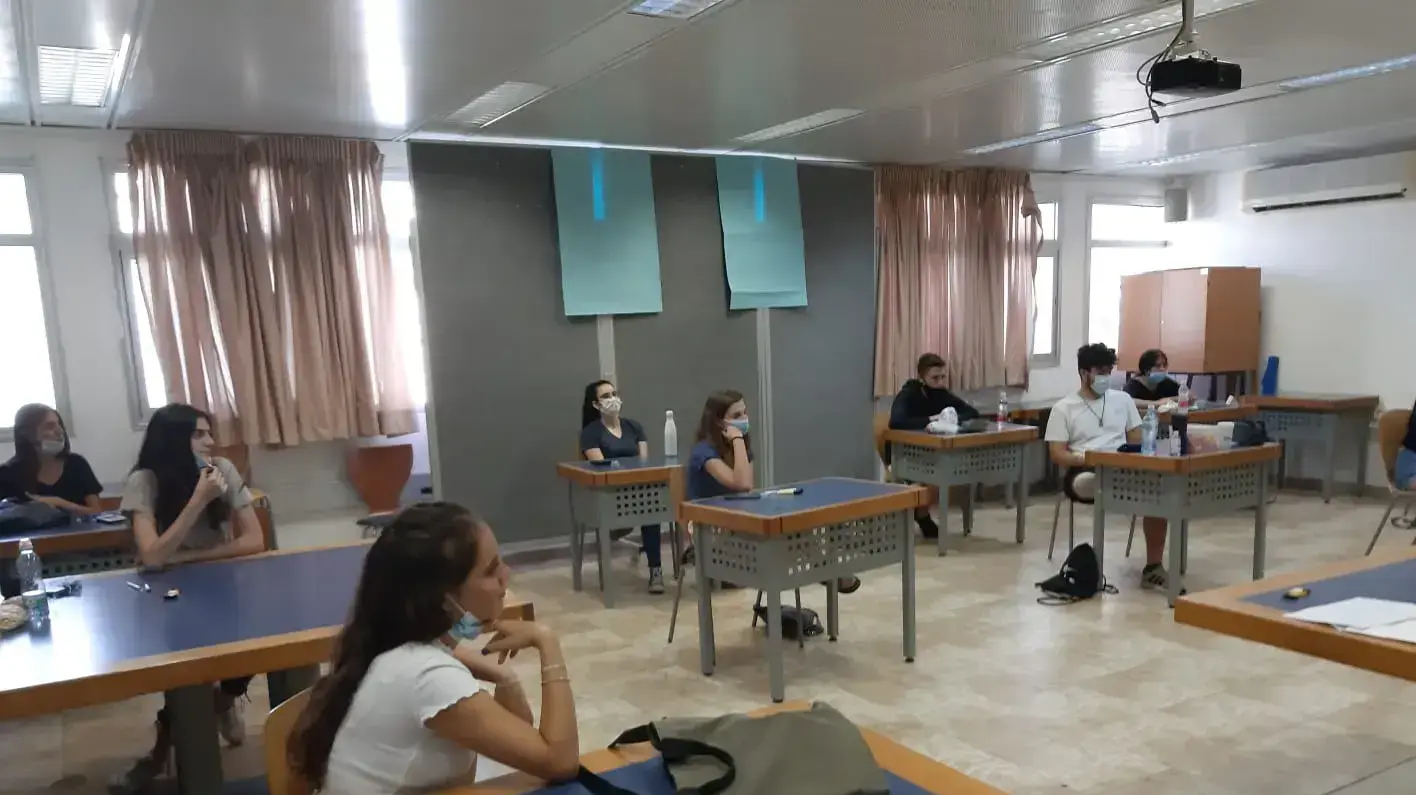תלמידי בית הספר בויאר בירושלים רגע לפני בחינת הבגרות 22 ביוני 2020
תלמידי בית הספר בויאר בירושלים רגע לפני בחינת הבגרות 22 ביוני 2020