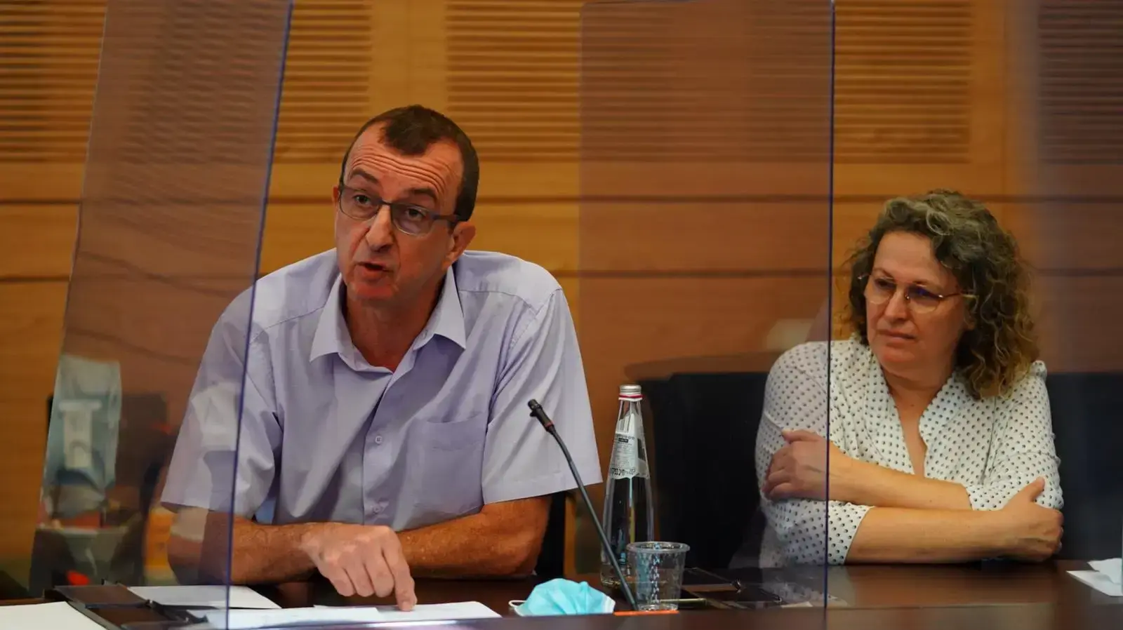 אריאל והילה וישניאק במהלך כינוס ועדת העבודה, הרווחה והבריאות בנושא יישום התוכנית הלאומית נגד אלימות במשפחה. 22 ביוני 2020
אריאל והילה וישניאק במהלך כינוס ועדת העבודה, הרווחה והבריאות בנושא יישום התוכנית הלאומית נגד אלימות במשפחה. 22 ביוני 2020