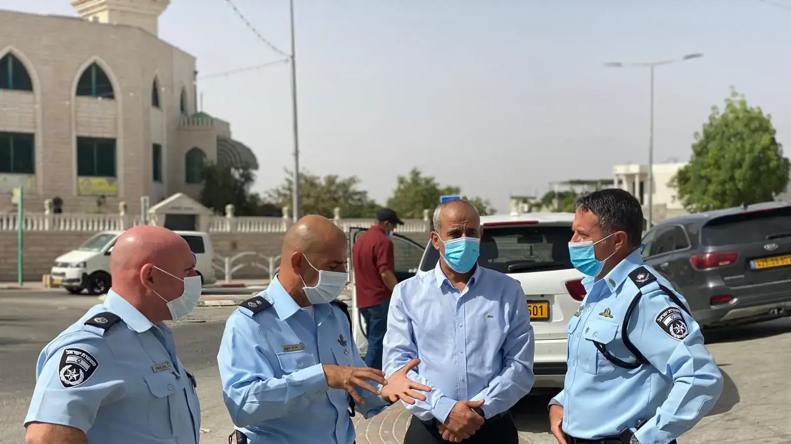 מפקד מחוז דרום במשטרה ניצב יורם סופר בסיור ברהט. 22 ביוני 2020. מפקד מחוז דרום במשטרה ניצב יורם סופר בסיור ברהט. 22 ביוני 2020.