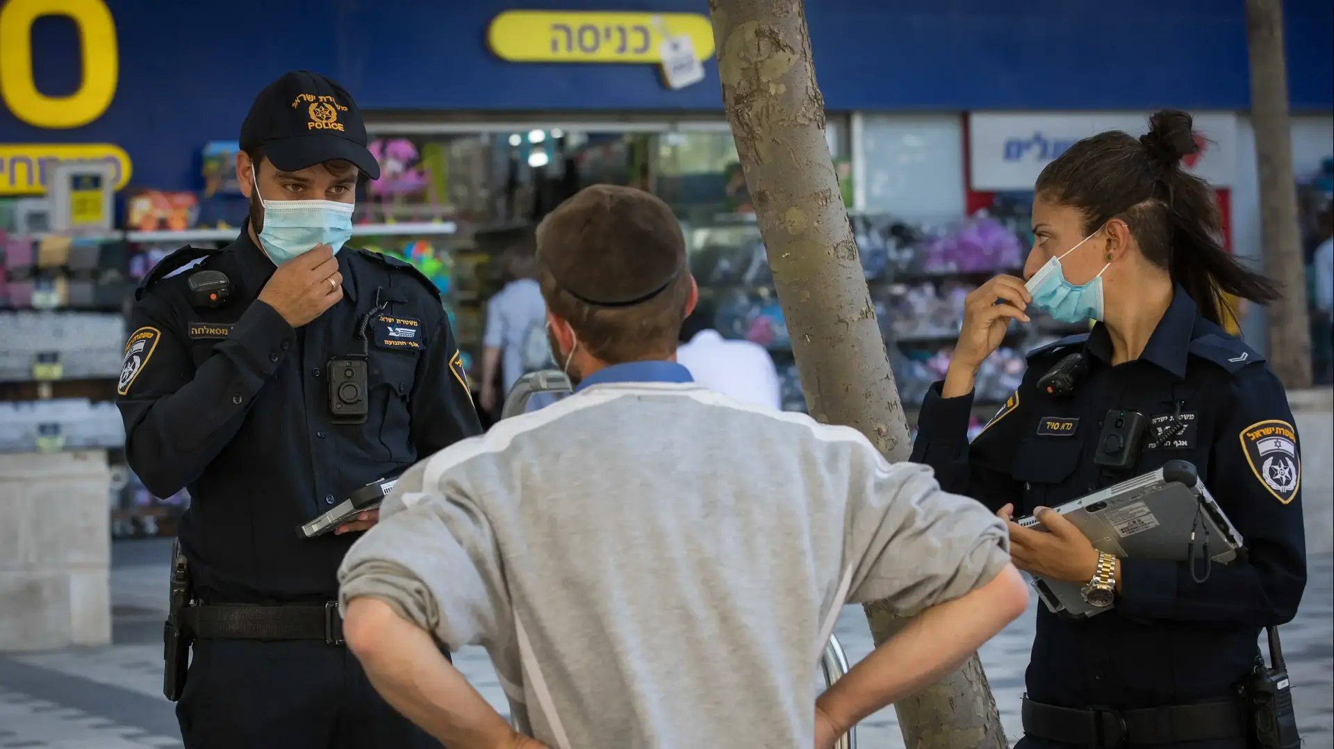 אכיפת תקנות החירום ביפו 23 ביוני 2020 אכיפת תקנות החירום ביפו 23 ביוני 2020