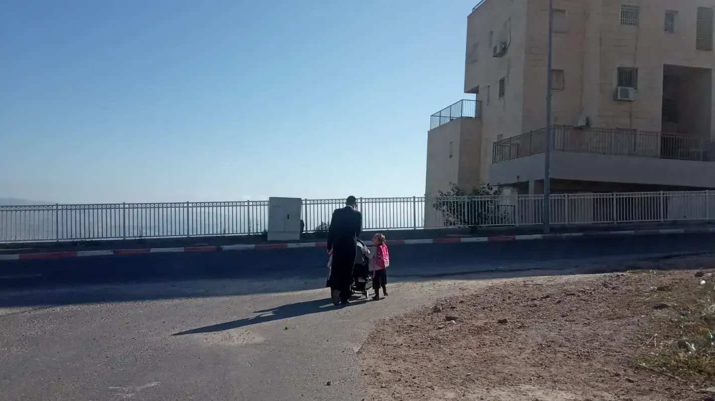 סגר בטבריה רחוב שפע חיים בשיכון ד' 4.6.2020 סגר בטבריה רחוב שפע חיים בשיכון ד' 4.6.2020