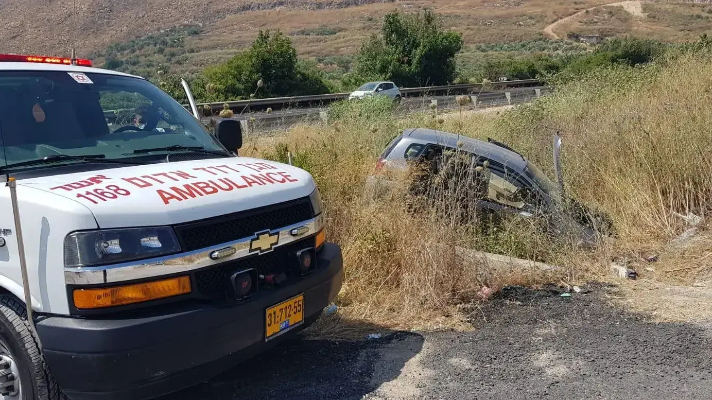 זירת התאונה בה נפצע נער בן 14 בהידרדרות רכב לתעלה סמוך לצומת כרמיאל. 29 ביוני 2020 זירת התאונה בה נפצע נער בן 14 בהידרדרות רכב לתעלה סמוך לצומת כרמיאל. 29 ביוני 2020