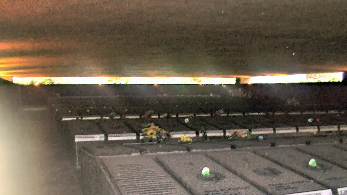 הטבח בפוסה ארדיאטינה-מצבות הנרצחים מעליהם אהל יזכור הטבח בפוסה ארדיאטינה-מצבות הנרצחים מעליהם אהל יזכור