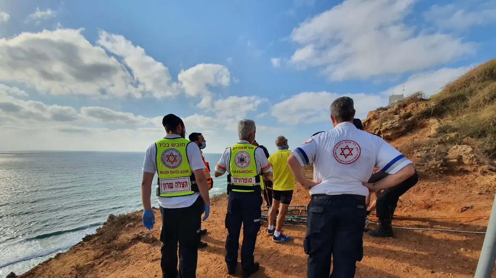 חילוץ גבר שנפל עם מצנח רחיפה בנתניה. 1 ביולי 2020 חילוץ גבר שנפל עם מצנח רחיפה בנתניה. 1 ביולי 2020