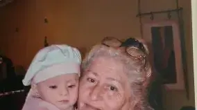 קלרה רבין עם נכדתה קלרה רבין עם נכדתה