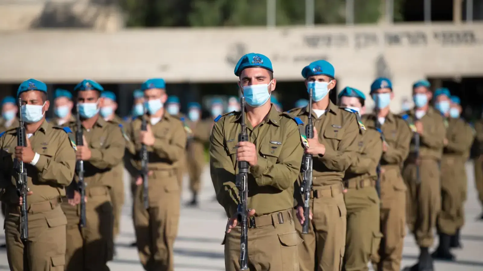טקס סיום קורס קצינים קרביים  במעמד נשיא המדינה,  ראובן ריבלין, ראש המטה הכללי, רב-אלוף אביב כוכבי, מפקד זרוע היבשה, אלוף יואל סטריק,  מפקד פיקוד ההכשרות והאימונים, אלוף מוטי ברוך, מפקד בית הספר לקצינים, אלוף-משנה גיא לוי,מצפה רמון בה"ד 1, 1 ביולי 2020