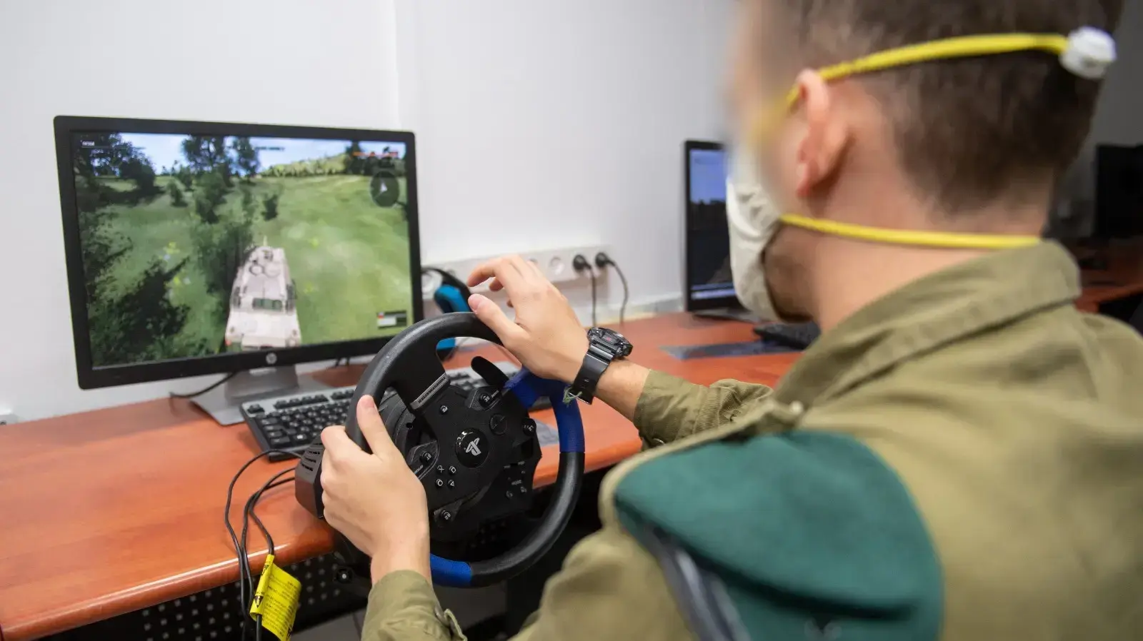 מערכת קרב סימלטור וירטואלי ללוחמי צה"ל בפותחה על-ידי יחידת 9900
מערכת קרב סימלטור וירטואלי ללוחמי צה"ל בפותחה על-ידי יחידת 9900
