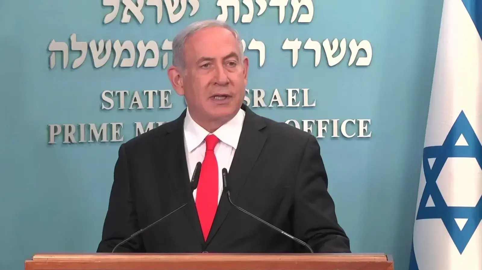 ראש הממשלה, בנימין נתניהו במהלך הצהרה לתקשורת בנושא נגיף הקורונה במשרד רה"מ, ירושלים 2 ביולי 2020
ראש הממשלה, בנימין נתניהו במהלך הצהרה לתקשורת בנושא נגיף הקורונה במשרד רה"מ, ירושלים 2 ביולי 2020