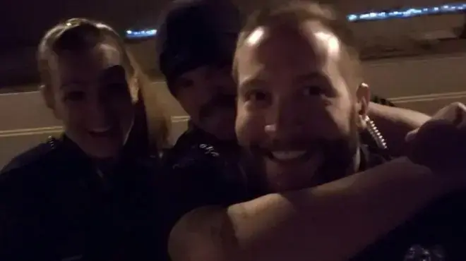 שוטרים במדינת קולורדו מחקים הרג של עצור שחור שוטרים במדינת קולורדו מחקים הרג של עצור שחור
