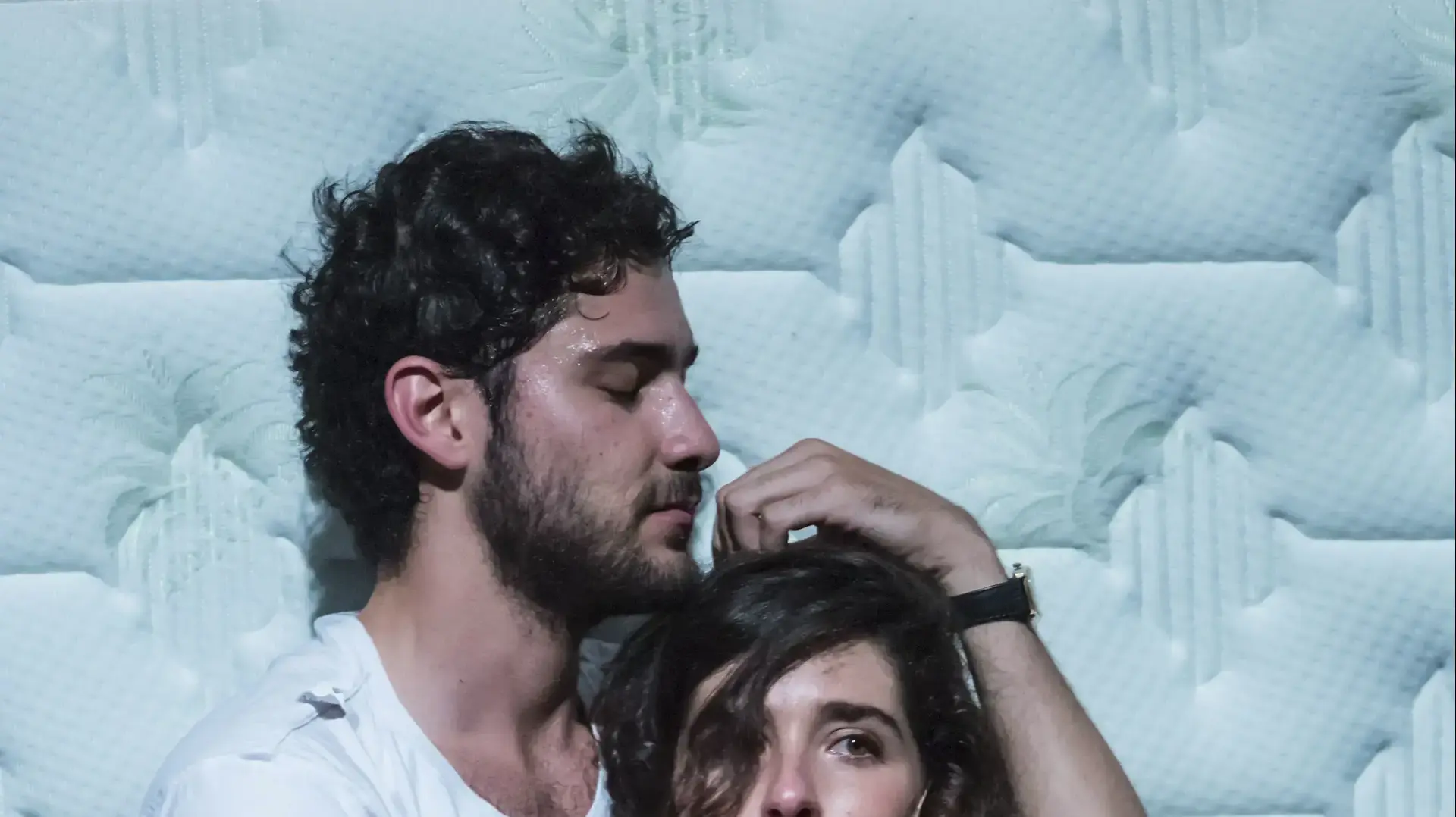 ההצגה "גדר חיה" של התיאטרון הקאמרי ההצגה "גדר חיה" של התיאטרון הקאמרי