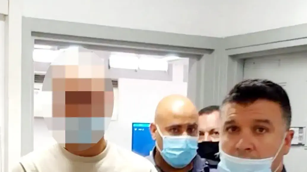 הארכת מעצר לתושב אזור חוף הכרמל בחשד שאנס בחורה שהכיר בדירתו , בימ"ש השלום חדרה, 6 ביולי 2020
הארכת מעצר לתושב אזור חוף הכרמל בחשד שאנס בחורה שהכיר בדירתו , בימ"ש השלום חדרה, 6 ביולי 2020