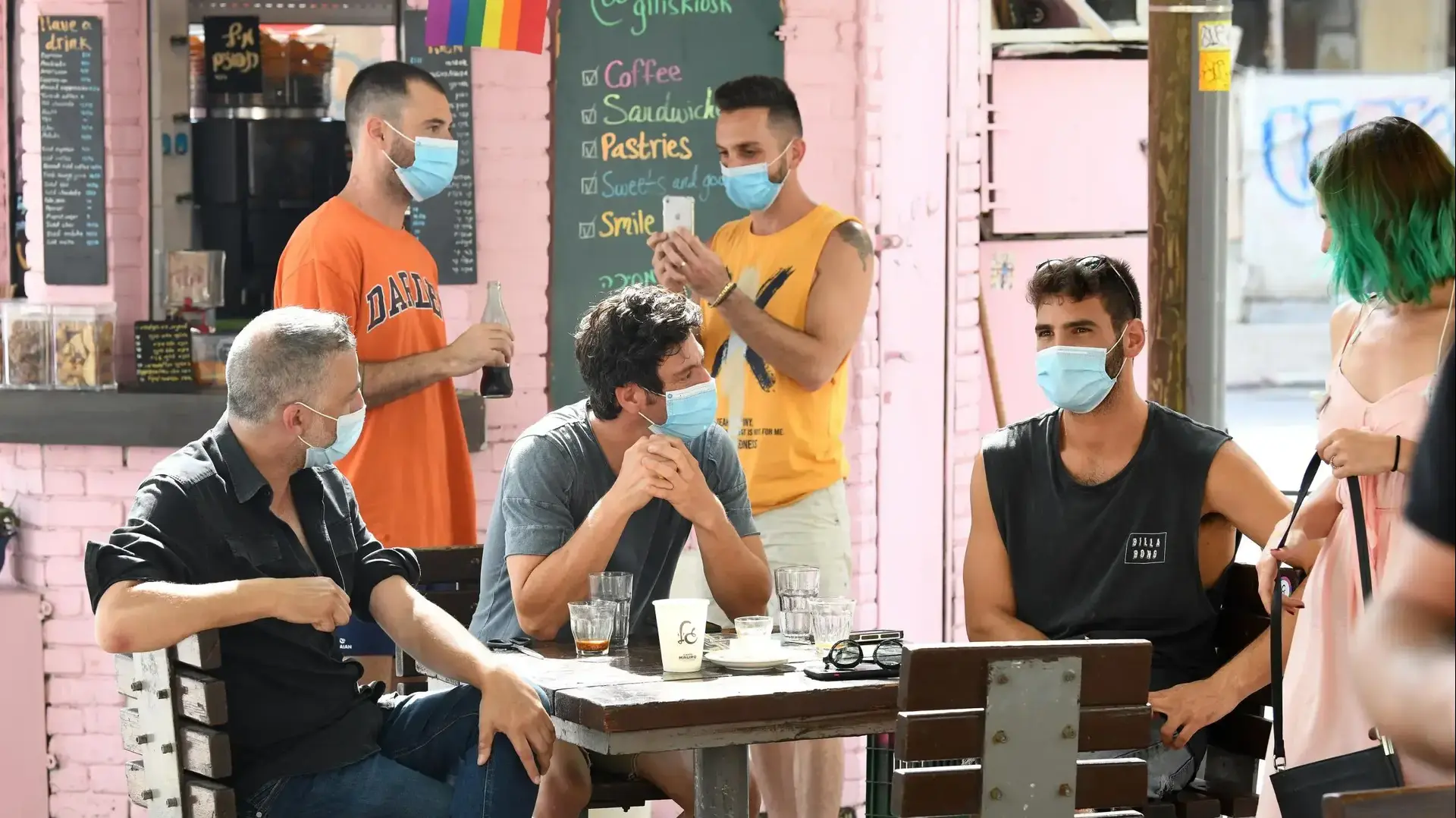 פעולות אכיפת המשטרה לצורך בלימת התפשטות נגיף הקורונה בתל אביב 7 ביולי 2020 (צילום: ראובן קסטרו) פעולות אכיפת המשטרה לצורך בלימת התפשטות נגיף הקורונה בתל אביב 7 ביולי 2020 (צילום: ראובן קסטרו)