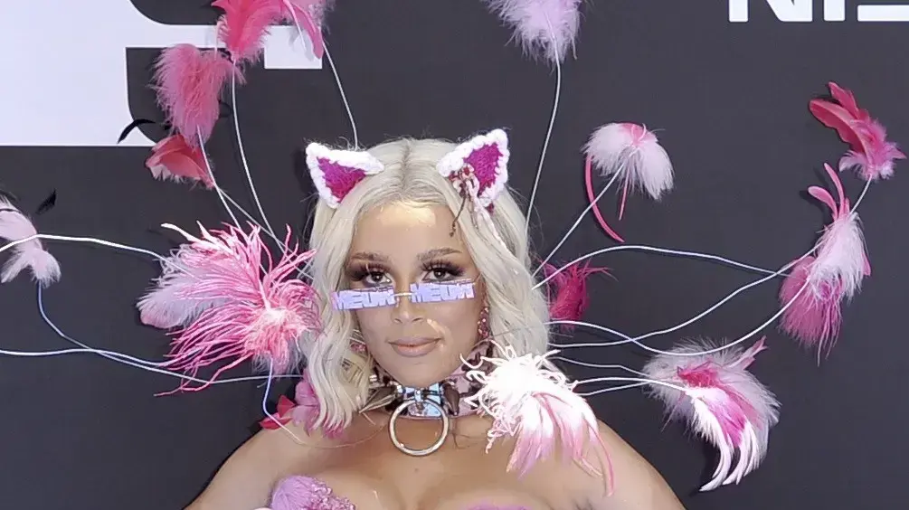 Doja Cat דוג'ה קט קאט דוז'ה Doja Cat דוג'ה קט קאט דוז'ה
