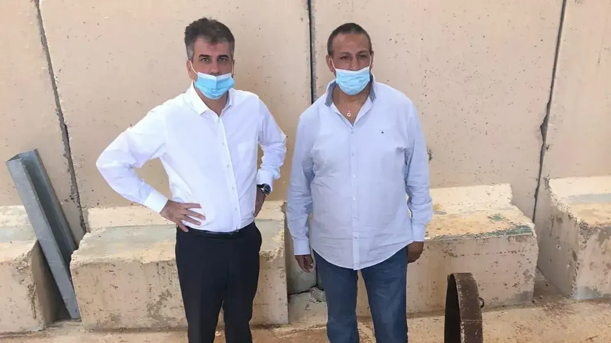 שר המודיעין אלי כהן בסיור עם ראש מועצת מטולה דוד אזולאי באיזור גילוי המנהרות שנחפרו על ידי חיזבאללה, בגבול הצפון. 07 ביולי 2020. שר המודיעין אלי כהן בסיור עם ראש מועצת מטולה דוד אזולאי באיזור גילוי המנהרות שנחפרו על ידי חיזבאללה, בגבול הצפון. 07 ביולי 2020.