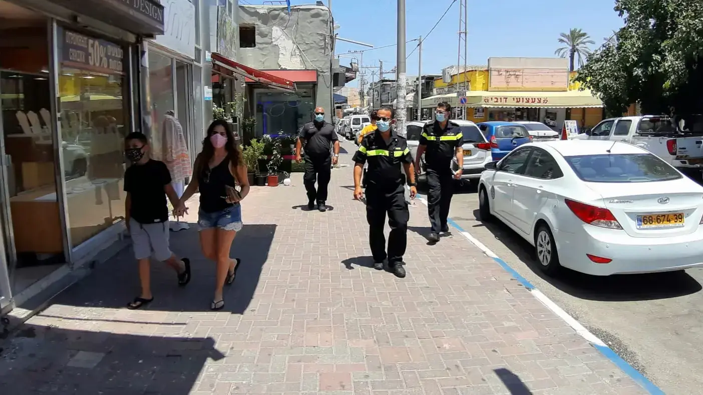 פעולות אכיפת המשטרה לצורך בלימת התפשטות נגיף הקורונה באשקלון 8 ביולי 2020 פעולות אכיפת המשטרה לצורך בלימת התפשטות נגיף הקורונה באשקלון 8 ביולי 2020
