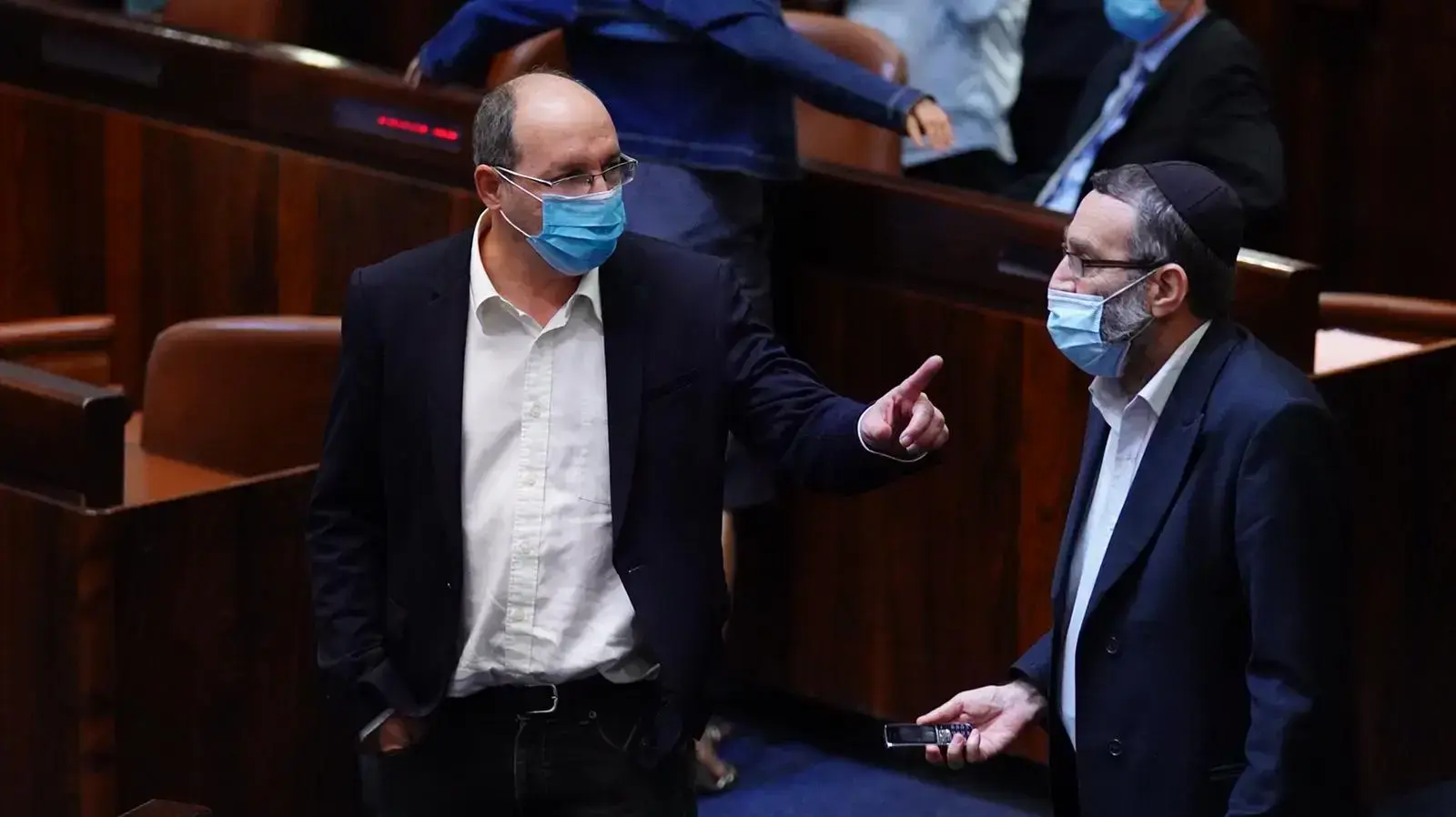 אבי ניסנקורן ומשה גפני בדיון במליאת הכנסת, 8 ביולי 2020 אבי ניסנקורן ומשה גפני בדיון במליאת הכנסת, 8 ביולי 2020