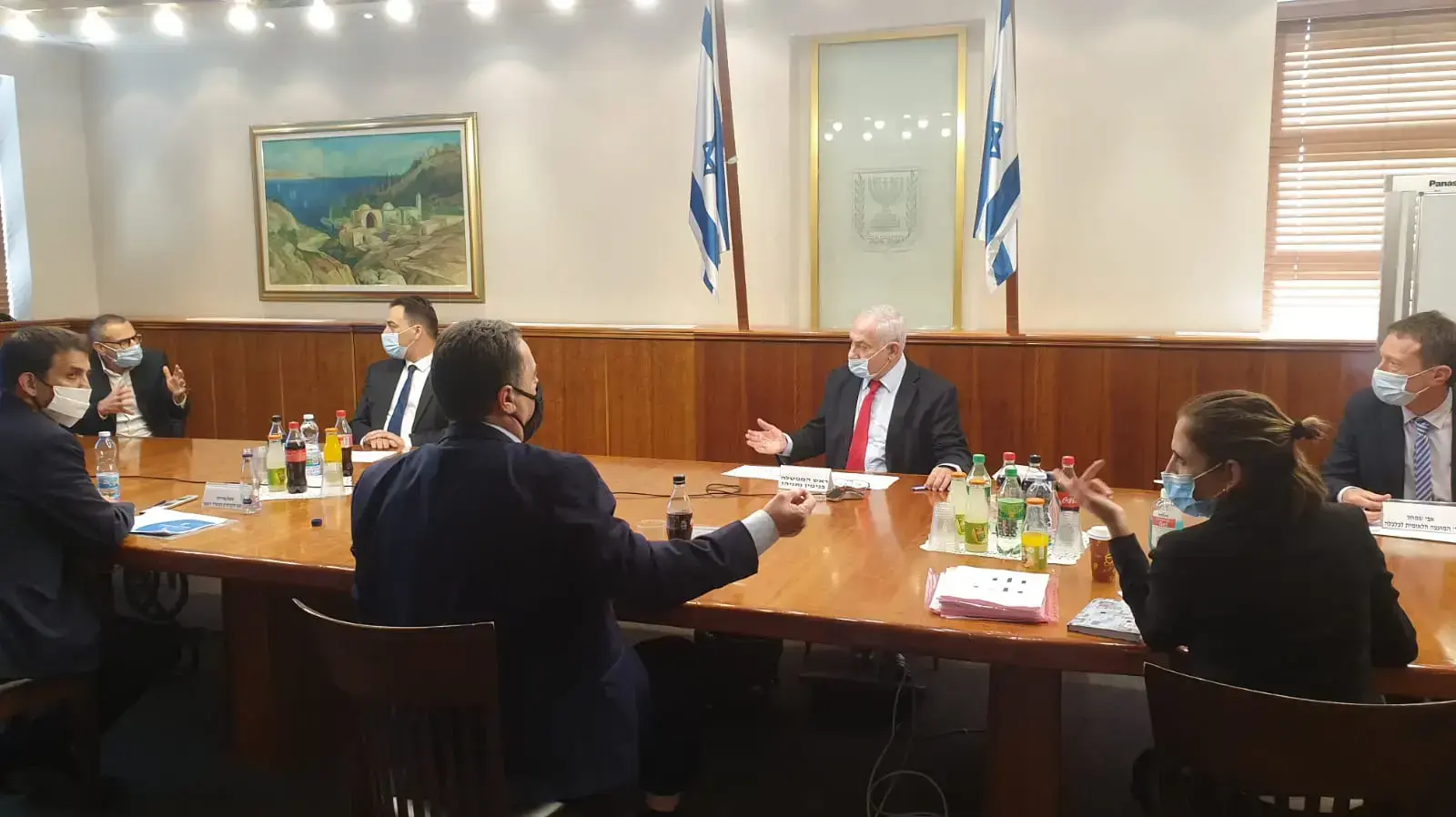 ראש הממשלה בנימין נתניהו ושר האוצר ישראל כץ, בישיבה לסיכום תכנית "רשת ביטחון לקורונה", לסיוע כלכלי. 8 ביולי 2020