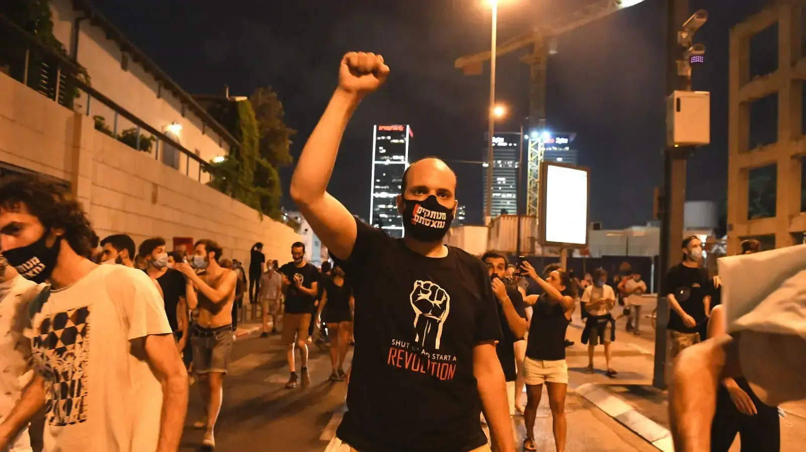 עימותים וחסימת כבישים לאחר מחאת העצמאים, רחוב הארבעה, תל אביב, 11 ביולי 2020 עימותים וחסימת כבישים לאחר מחאת העצמאים, רחוב הארבעה, תל אביב, 11 ביולי 2020