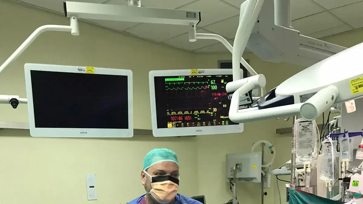 גידול שהוסר מאישה בשל כאב בטן בבית החולים סורוקה
גידול שהוסר מאישה בשל כאב בטן בבית החולים סורוקה