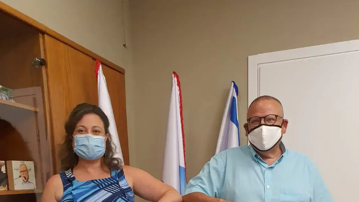 יו"ר ההסתדרות ארנון בר-דוד בפגישה עם יו"ר איגוד העובדות והעובדים הסוציאליים ענבל חרמוני. 12 ביולי 2020. יו"ר ההסתדרות ארנון בר-דוד בפגישה עם יו"ר איגוד העובדות והעובדים הסוציאליים ענבל חרמוני. 12 ביולי 2020.